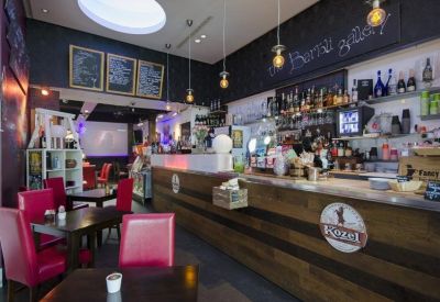 Office suite to lease in London