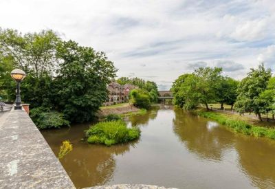 Executive offices to hire in Leatherhead