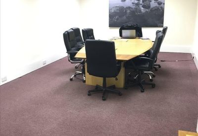 Executive office to rent in Crawley