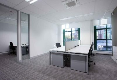 The Links, Kelvin Close