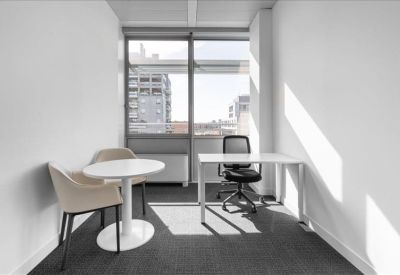 Office accomodations to rent in Milan