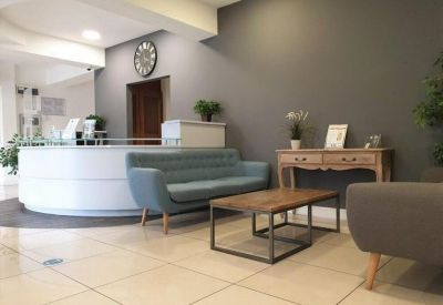 Serviced office to let in Willenhall