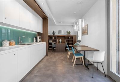 Serviced office to let in Milan