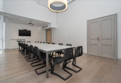 Executive office centres in central Milan