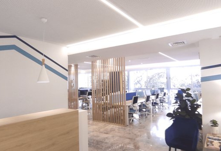 Av. Ronda de los Tejares, 27, Esc. Der. 2-5. Edificio Regina, Córdoba