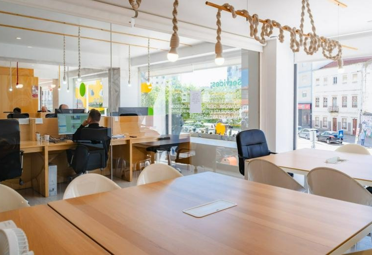 Avenida 1º de Maio 20, Caldas Da Rainha