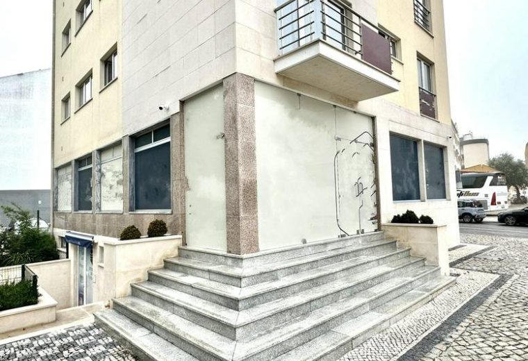 Avenida De Dom José Alves Correia da Silva 2, Fração A, Santarém