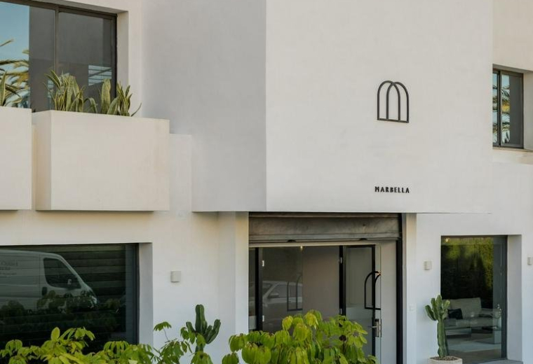 Exterior view of Calle las Azaleas 51