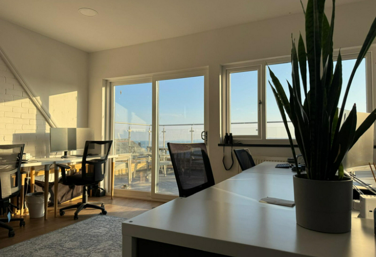 Pentire House, Top Floor, 5-9 Beach Road, Town Centre, Newquay