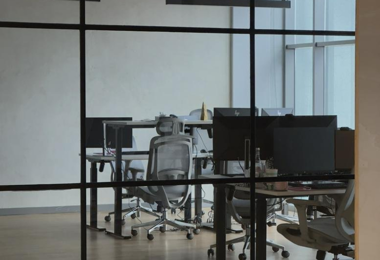 V7 Opera, Strada Costache Negri 1-5, Cotroceni, Bucharest