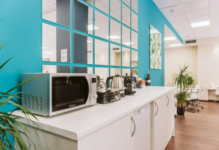 Urb. Cancela de la Quinta Edificio 1, Local 1-2 office spaces