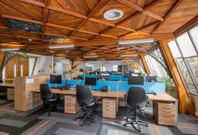 Serviced office to rent in Manchester