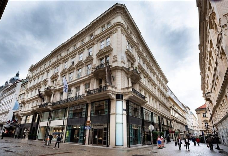 1st, 2nd floor, Kohlmarkt 8-10, Vienna