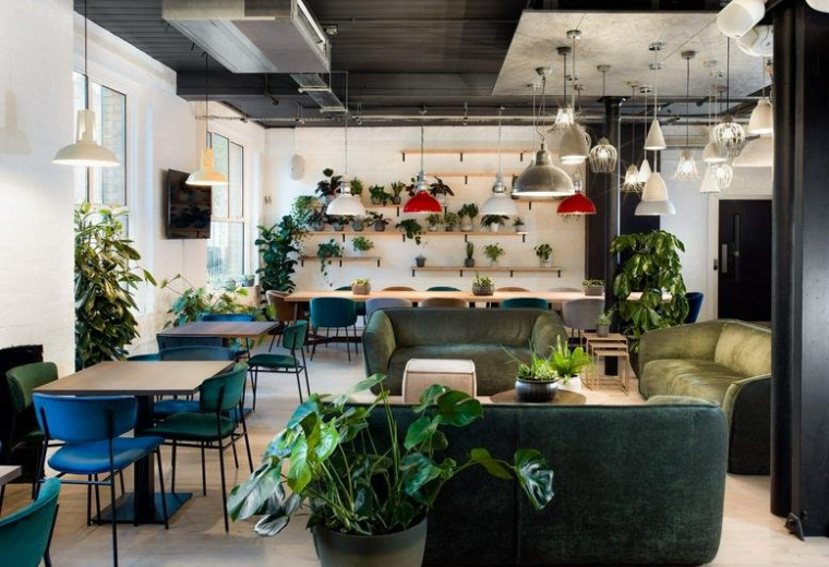 Exterior image of 25 Horsell Road