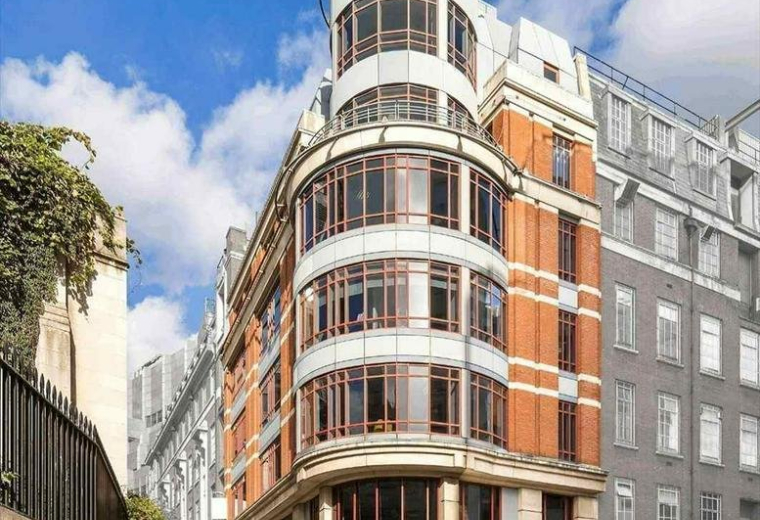 32, Saint Dunstan’s Hill, City of London