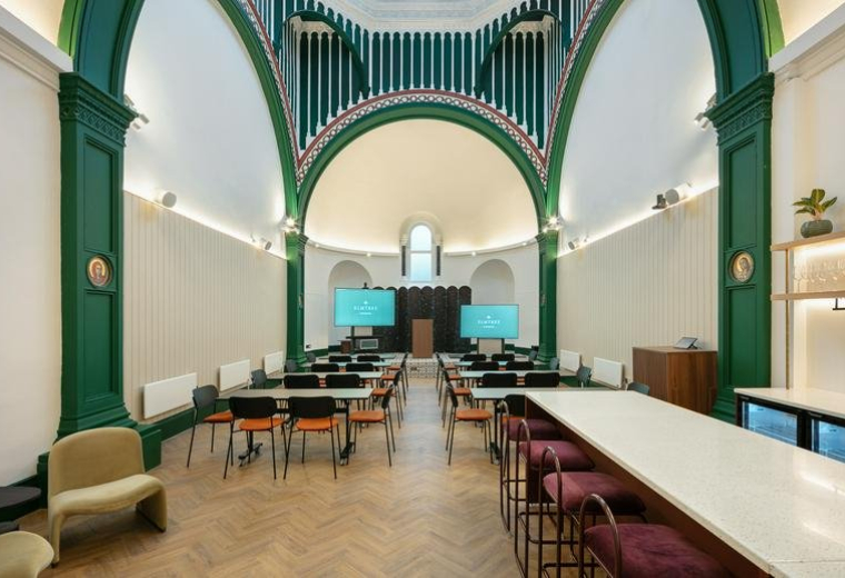 Serviced office to let in London