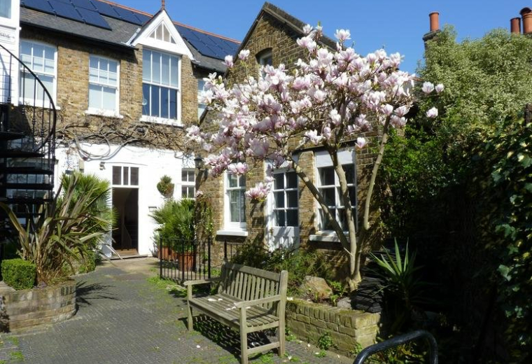 4 Evelyn Road, Chiswick, The Courtyard, Central London, W4, UK