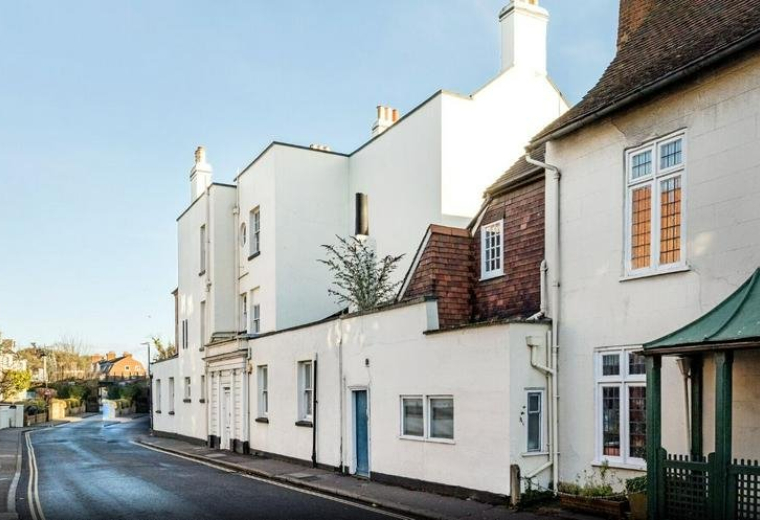 6 Lower Teddington Road, Rivermead, Hampton Wick, Kingston Upon Thames, Greater London, KT1, UK