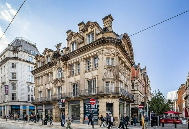 Office suites in central Manchester
