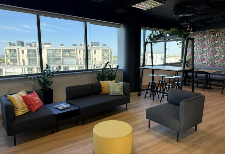 69, Aleja Niepodległości, Warsaw