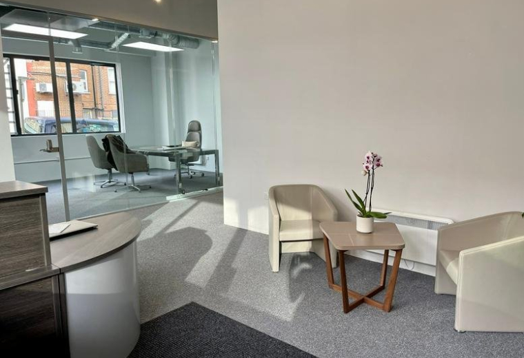 708 A High Road North, Central London, N12, UK