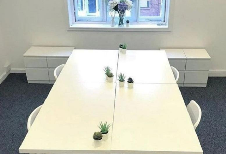 8 High Street, Cobham