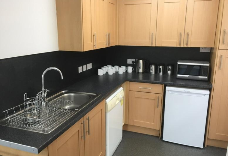 Executive offices to lease in Gloucester