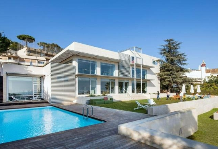 Carrer de Lluís Muntadas 8, Barcelona