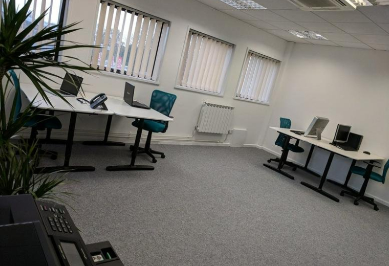 Swinemoor Lane, Colonial House