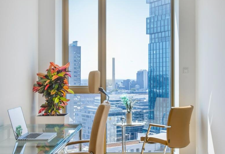 Offices at Friedrich-Ebert-Anlage 35, Tower 185