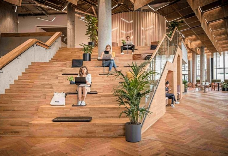 Exterior image of Invalidenstraße 65