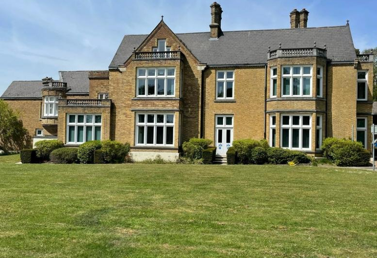 Exterior view of Lily Hill House, Lily Hill Road