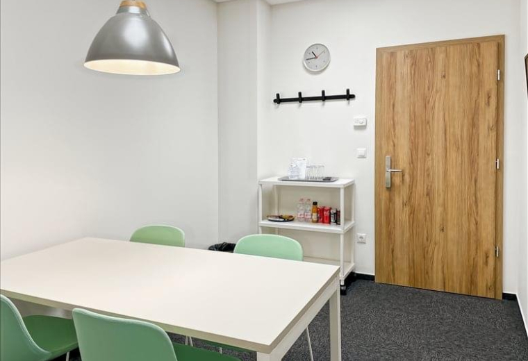 Montevideó Utca 9, Budapest