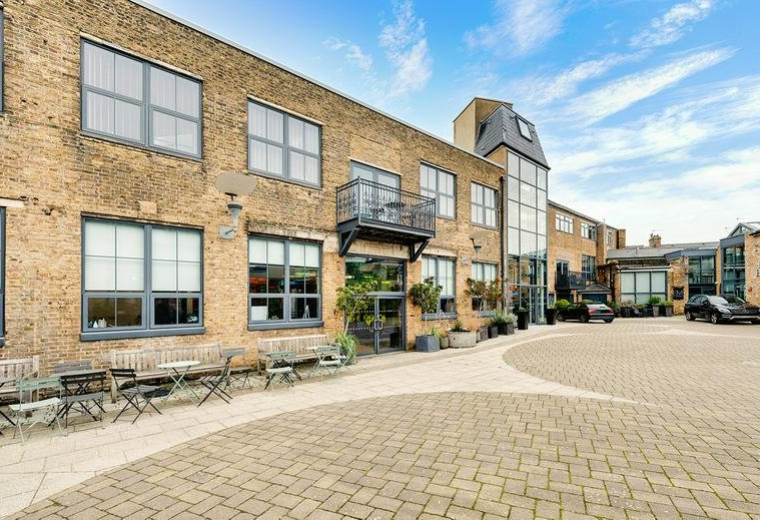 Courtyard Campus, 100 Villiers Road, Willesden, London