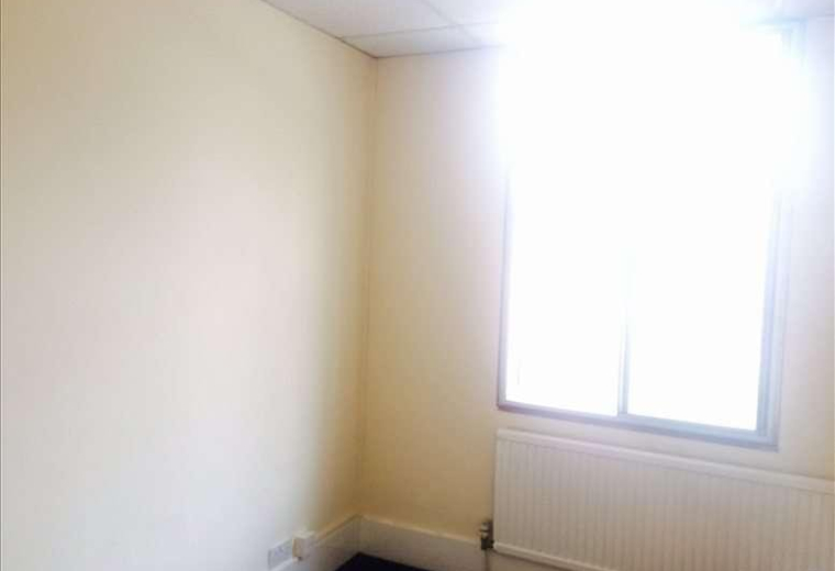 12 Bath Road, Hounslow, Middlesex