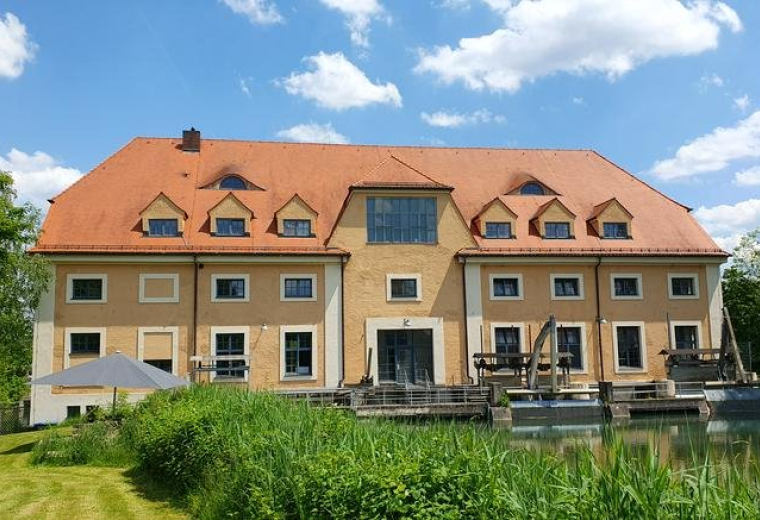 Exterior view of the historic brick and tile building at 19, Klepperstraße.