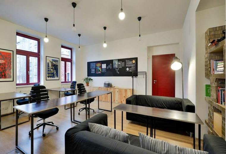 28, Komunardů, Prague