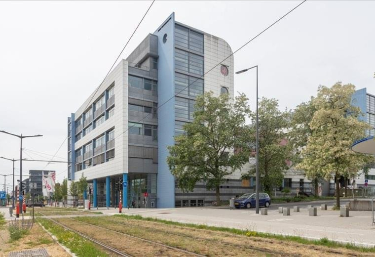 Offices at 43 avenue John F. Kennedy