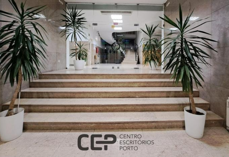 Centro Escritórios Porto, 441 Rua de Santos Pousada, Bonfim, Porto