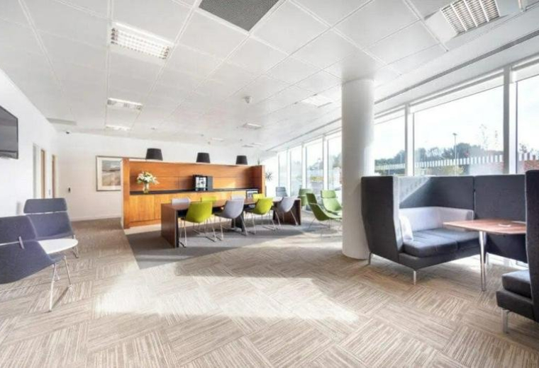 Executive office centre to hire in Reading