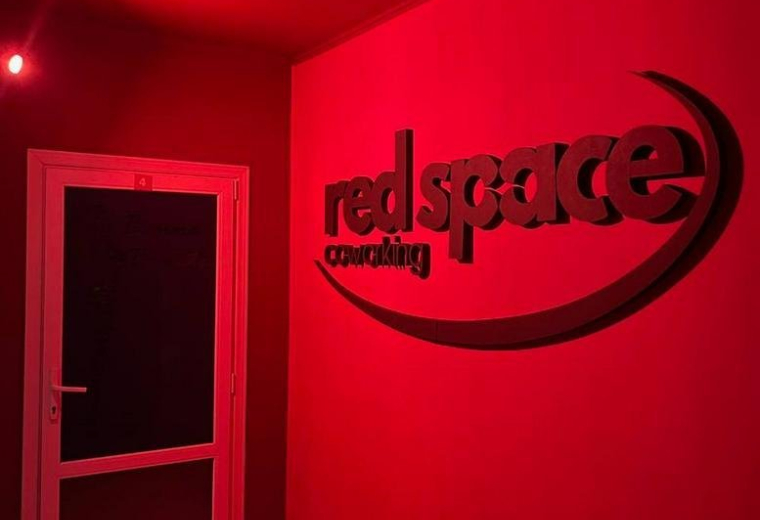 RED SPACE, 6а вулиця Садова, City Center, Chernivtsi