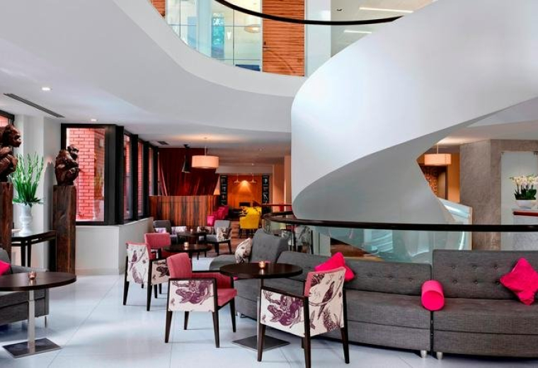 96 Kensington High Street, London, W8 (in a residential area), Central London