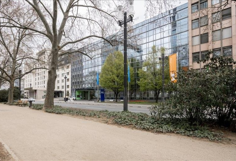 Friedrich-Ebert-Anlage 36 executive suites