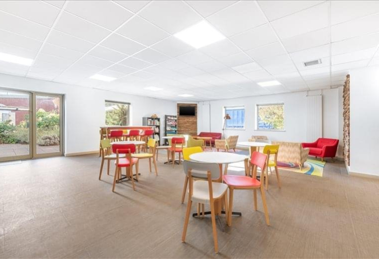 Exterior image of Aerodrome Road