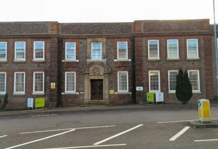 Hart House Business Centre, Kimpton Road, Luton - near Luton airport