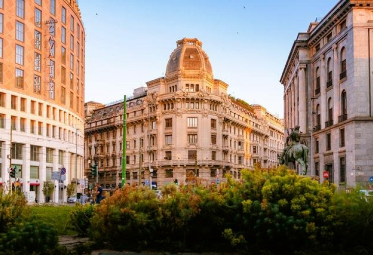 Piazza Missori, Milan, Italy