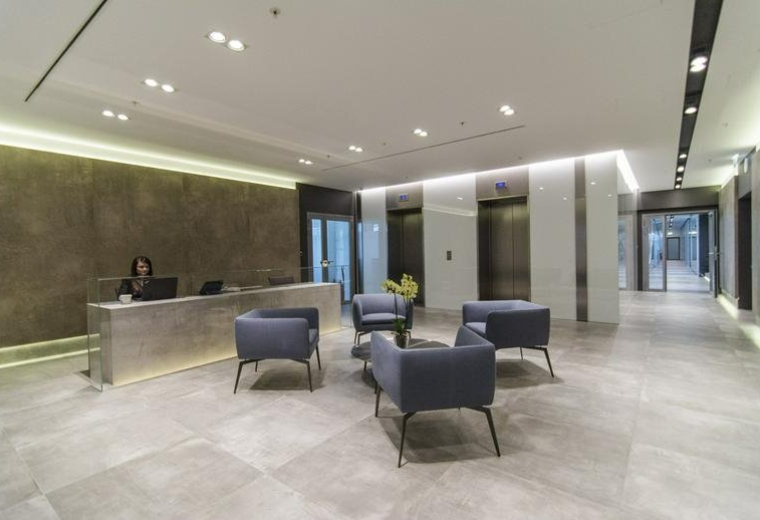 Modern lobby and reception area at Serdika, Floor 10, 48, Sitniakovo Boulevard.