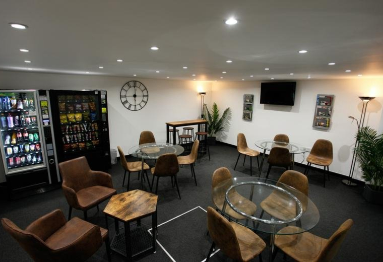 Office accomodations to lease in Chessington