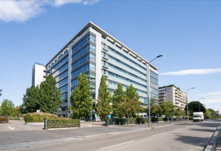 Executive offices in central Milan