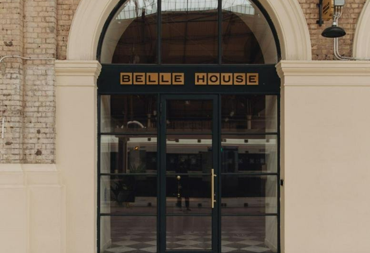 Victoria Station, Belle House, Platform 1, Main Concourse, Pimlico, London